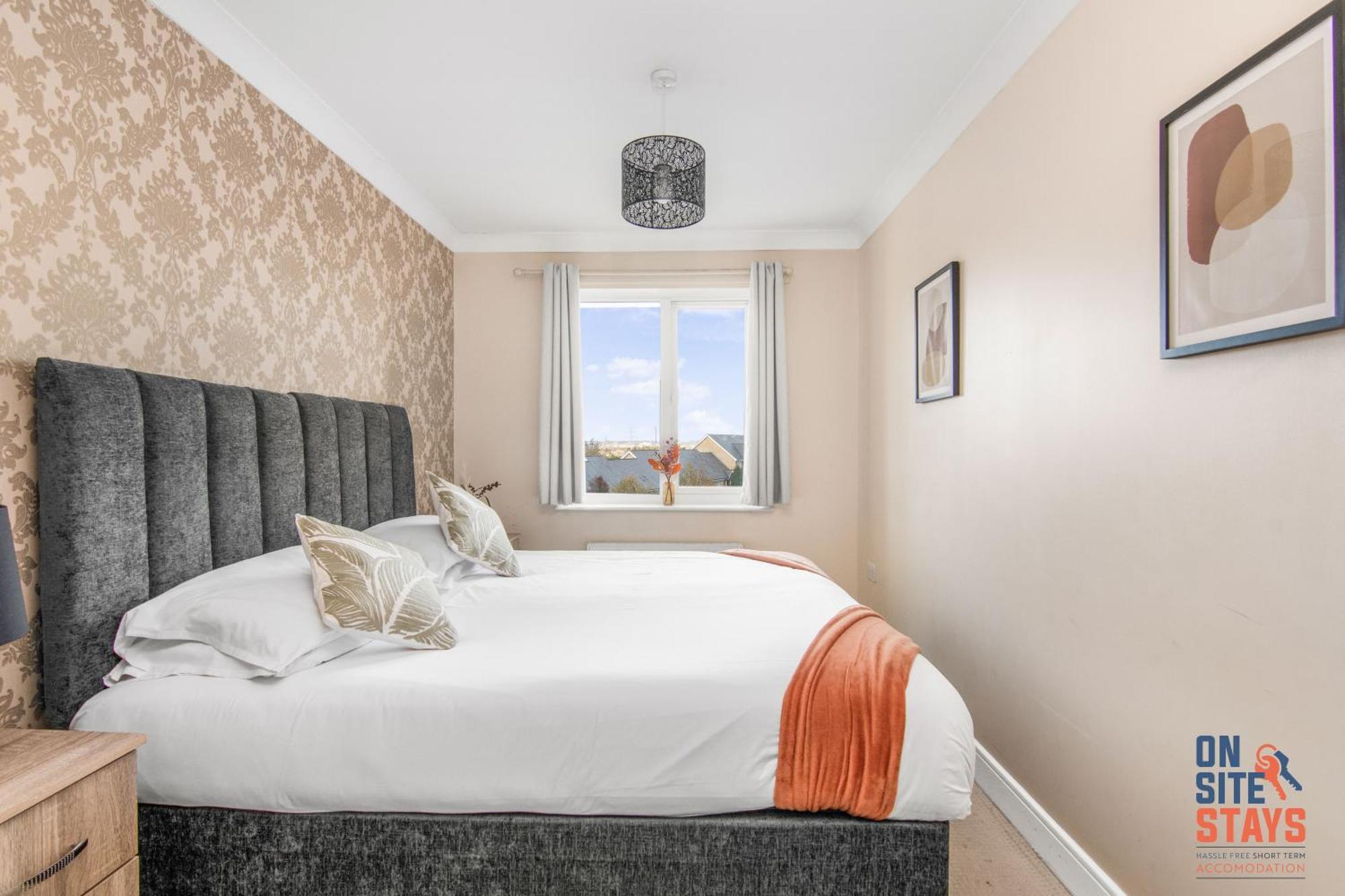 Onsitestays - Cosy 2-Bedroom Apartment With Free Parking, Wi-Fi & London Links Northfleet Eksteriør billede
