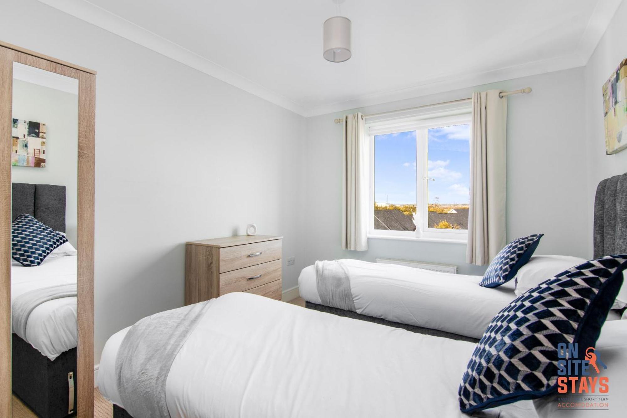 Onsitestays - Cosy 2-Bedroom Apartment With Free Parking, Wi-Fi & London Links Northfleet Eksteriør billede